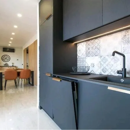 Luxury Karigo 2 *