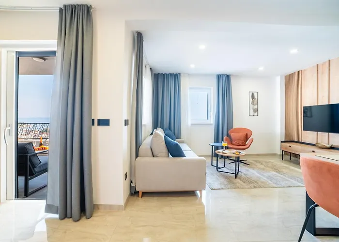 Luxury Karigo 2 Apartment