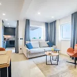 Luxury Karigo 2 Apartment *