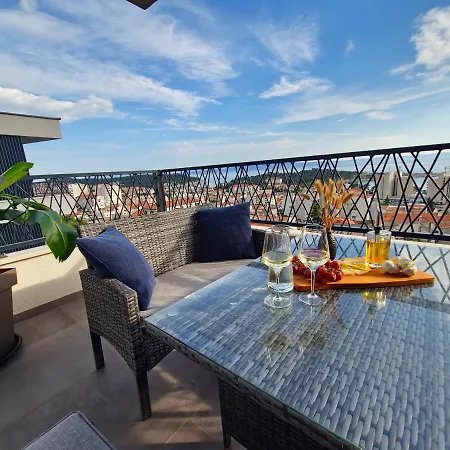 Апартаменти Luxury Karigo 2 *