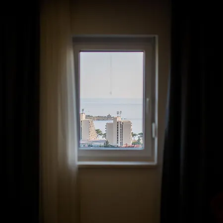 Апартаменти Luxury Karigo 2 *