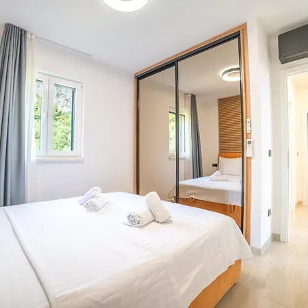 Luxury Karigo 2 Апартаменти