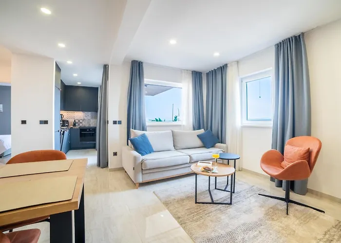 Luxury Karigo 2 Апартаменти *